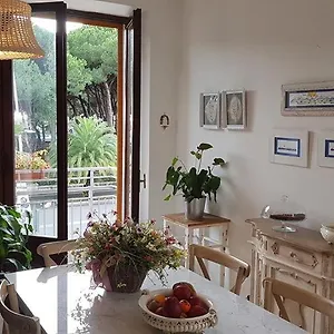 Brezza Marina Bed & Breakfast