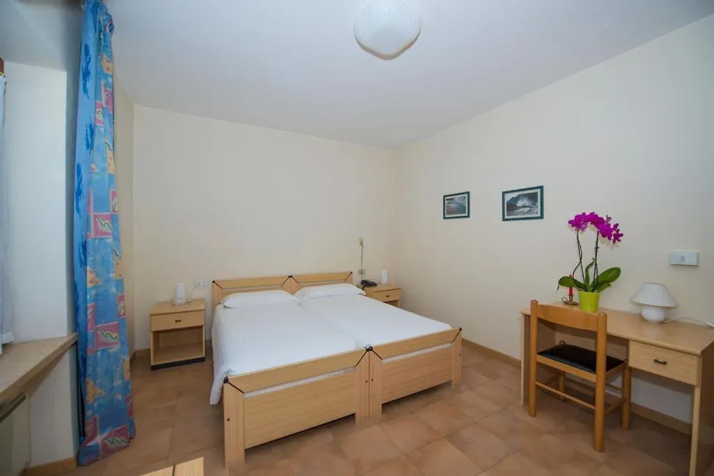 Hotel San Carlo Malcesine 3*,  Italy
